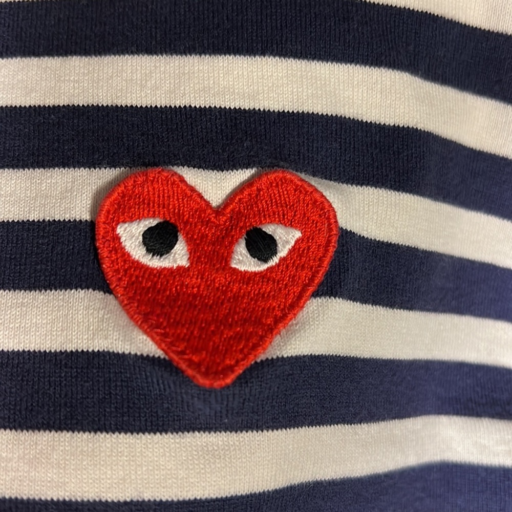 Comme des Garcons PLAY
Striped Red Heart Long-Sleeve Shirt - Picture 2 of 4